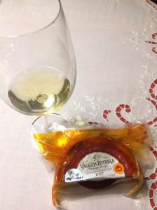 queijo velho Vale da Estrela com vinho do Dão